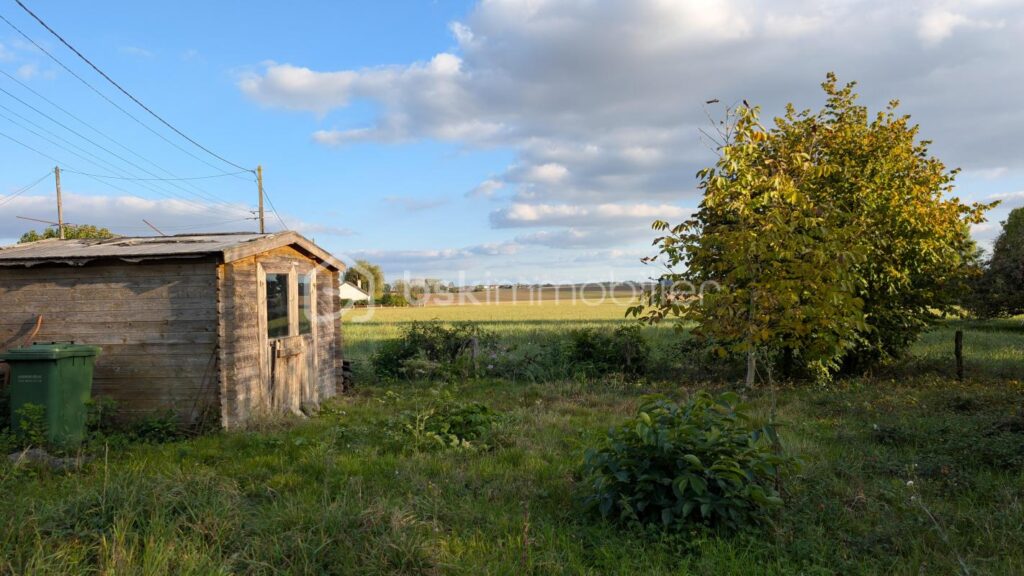 Terrain constructible 1050 m2 – Bel emplacement – NR pièces – NR chambres – 1050 m²