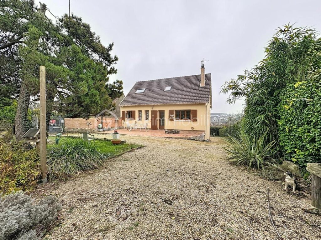 Maison familiale 6 pièces au calme dans un cadre verdoyant – 6 pièces – 5 chambres – 136 m²