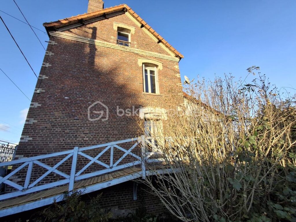 ***CHARMANTE MAISON ANCIENNE 3 CHAMBRES 115 M2 HAB SUR BEAU JARDIN 650 M2 AUX PORTES DE DIEPPE*** – 6 pièces – 3 chambres – 115 m²