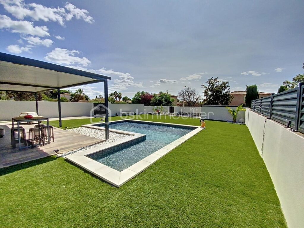 PERLE RARE AU MONT SAINT-LOUP – 5 pièces – 3 chambres – 190 m²