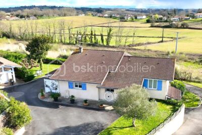 Grande maison familiale de charme avec vue imprenable sur les Pyrénées – Sous-sol entièrement aménagé – Grand terrain clôturé et dépendances – 8 pièces – 4 chambres – 152 m²