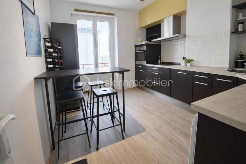 Appartement 79 m² dernier étage lumineux – 2 pièces – 1 chambre – 78 m²