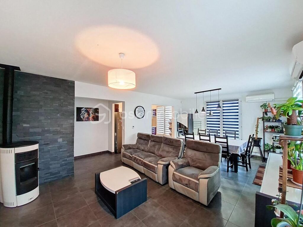 Maison familiale rénovée – 174 m² – Donnemarie-Dontilly – 6 pièces – 5 chambres – 174 m²