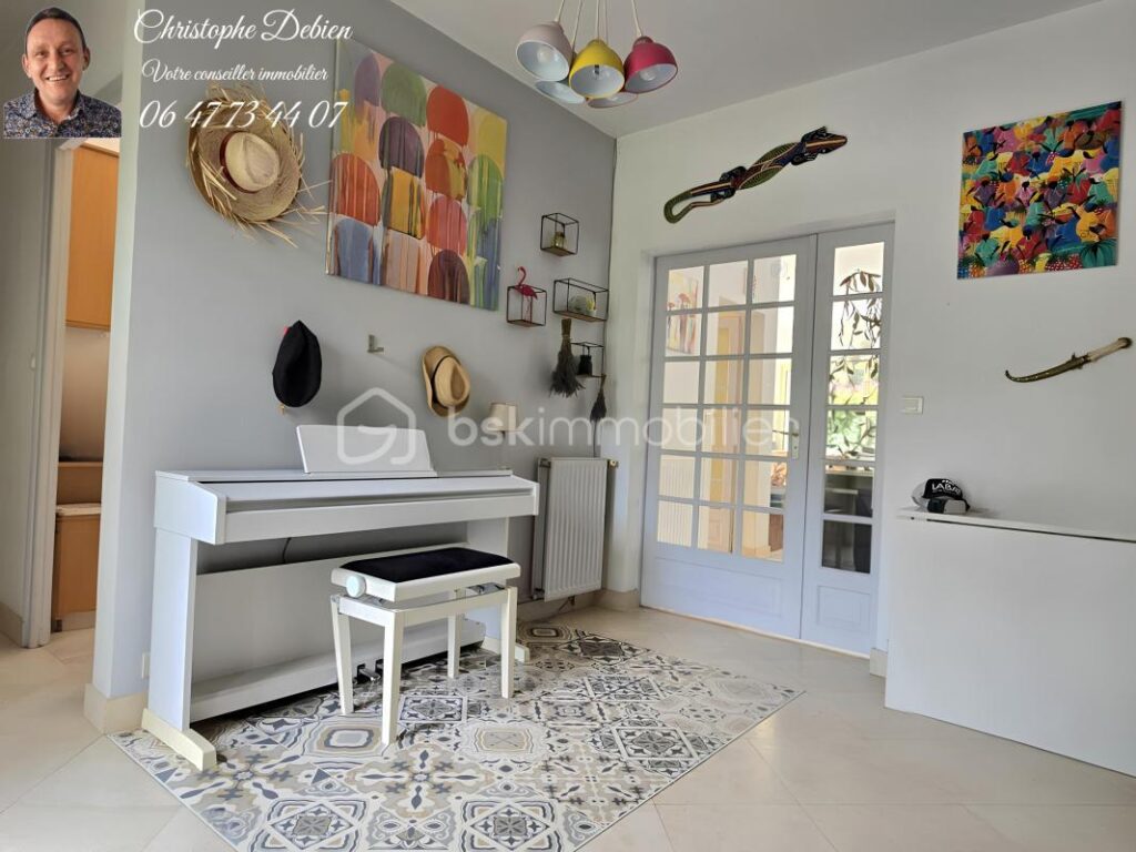 MAISON FAMILIALE DE PLAIN-PIED AVEC SOUS-SOL AMÉNAGÉ, 4 CHAMBRES ET GRAND JARDIN AU CALME – CHAVAGNES-EN-PAILLERS – 7 pièces – 4 chambres – 207 m²