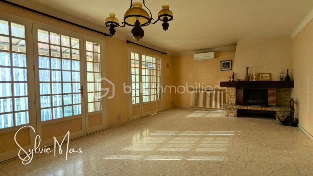 Maisons 4 pièces sur sous sol complet et jardin arboré 2 400 m2 – 5 pièces – 3 chambres – 125 m²