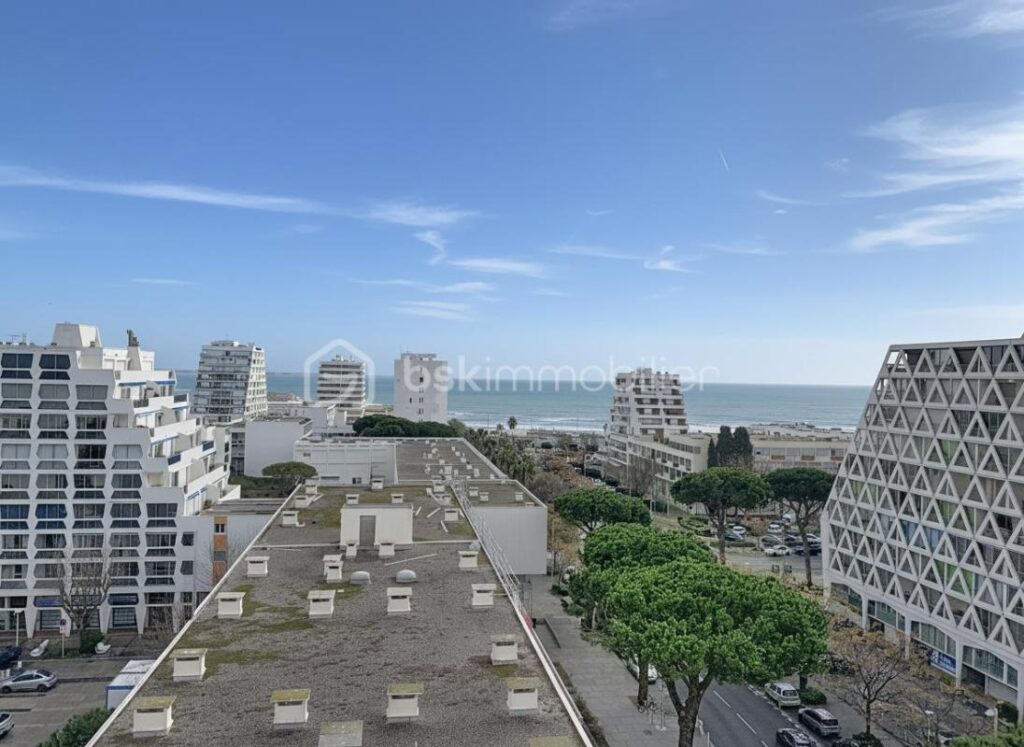 STUDIO 22m2 AVEC VUE MER ET PARKING – 1 pièce – NR chambres – 22 m²