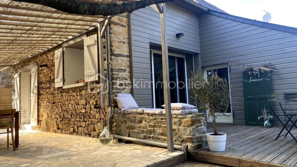 Magnifique Longère en Pierre de 1850 rénovée – 8 pièces – 5 chambres – 217 m²