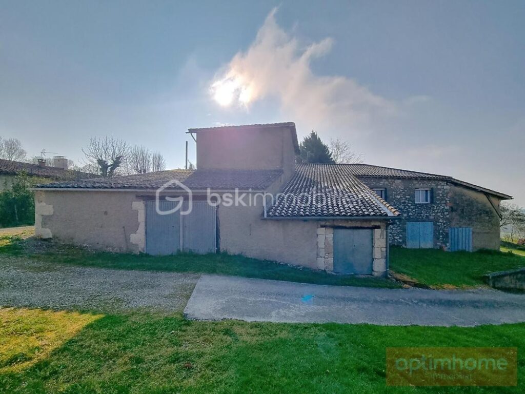 Maison de campagne en pierre – 6 pièces – 3 chambres – 112 m²