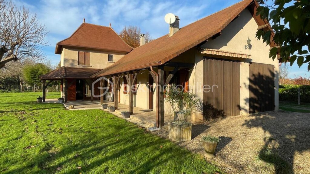 Belle maison avec 4 chambres et vue sur la Dordogne – 6 pièces – 4 chambres – 114 m²