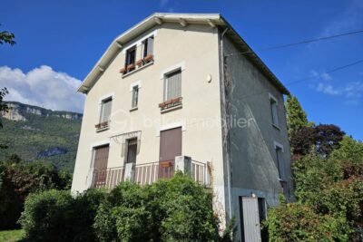 BELLE MAISON AVEC TERRAIN – 8 pièces – 6 chambres – 185 m²