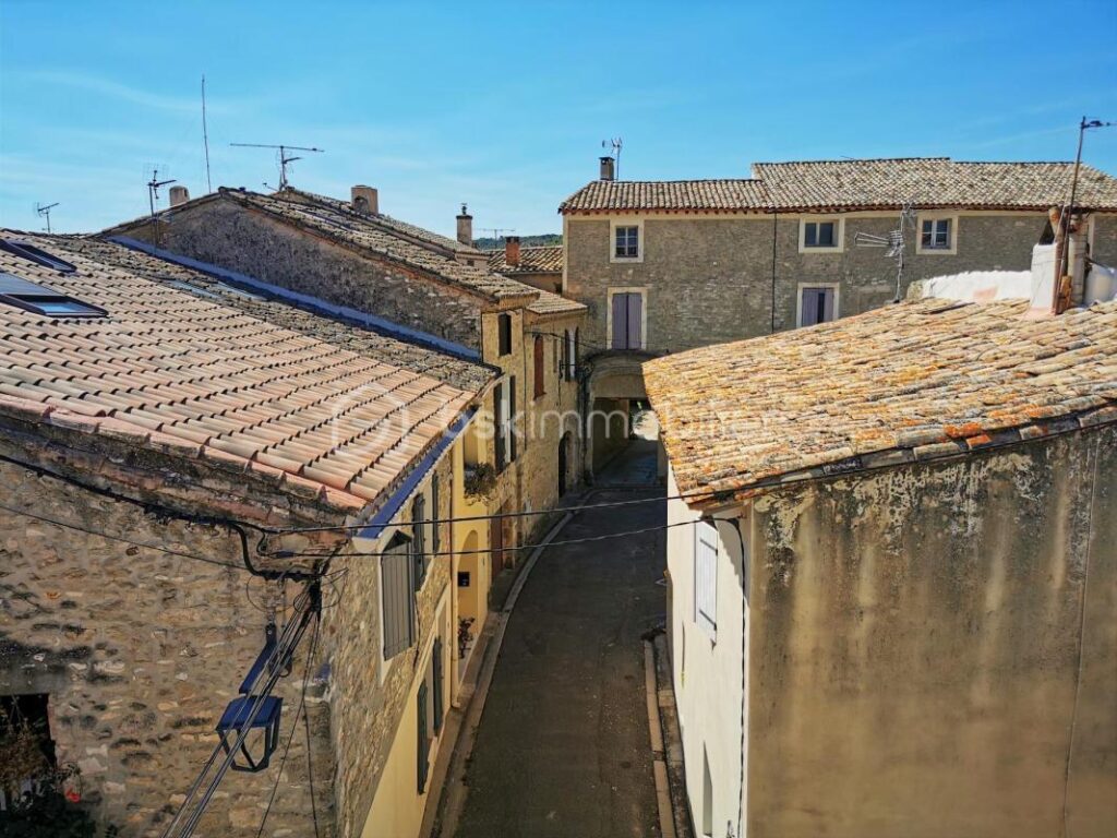 APPARTEMENT T2 DE 48 m² AVEC GARAGE EN PLEIN CENTRE DE CAUMONT SUR DURANCE – 2 pièces – 1 chambre – 47 m²