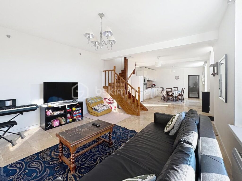 Maison Bourgeoise au coeur d’un bourg – 5 pièces – 4 chambres – 145 m²