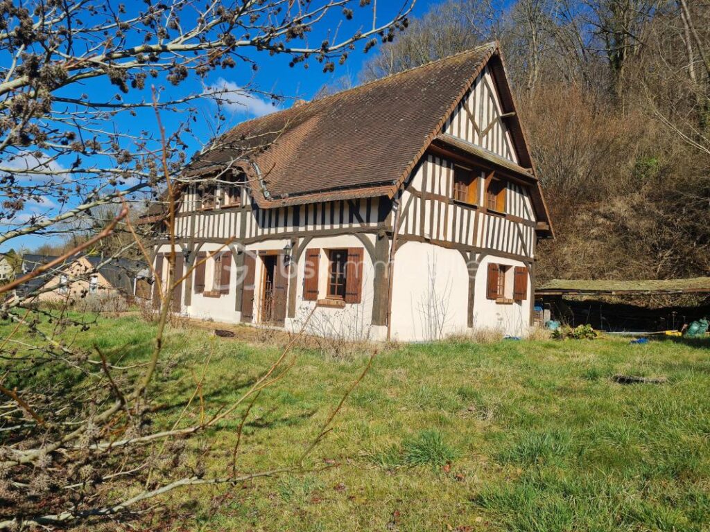 Charmante maison normande avec forêt privative – 6 pièces – 3 chambres – 135 m²