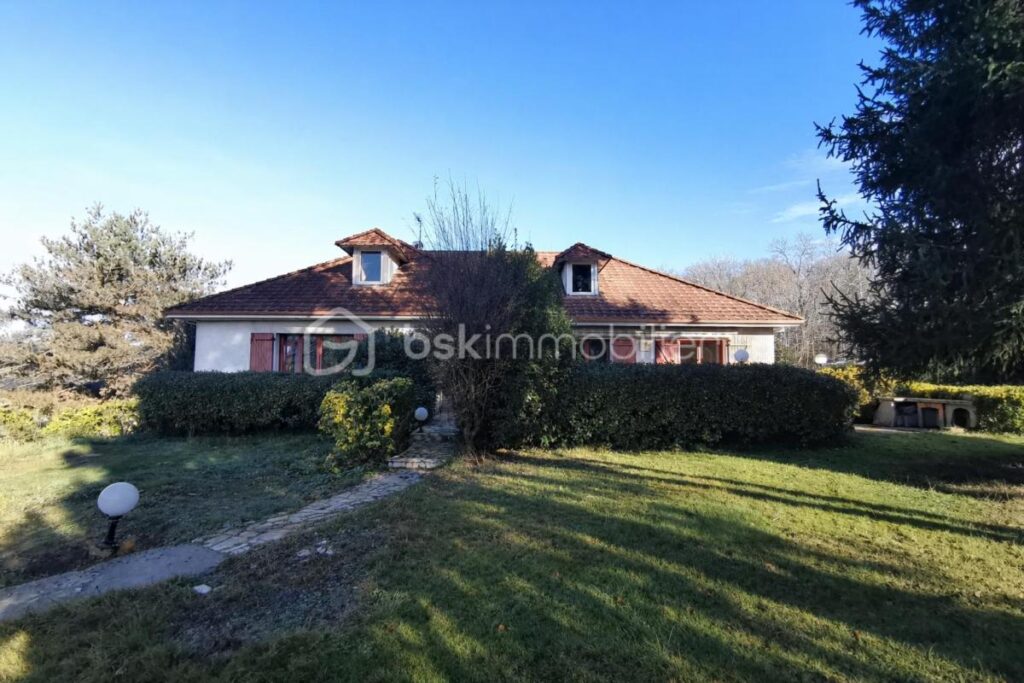 Maison bigourdane de caractère – 6 pièces – 4 chambres – 205 m²