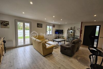 Maison de plain-pied avec grand garage – 4 pièces – 3 chambres – 105 m²