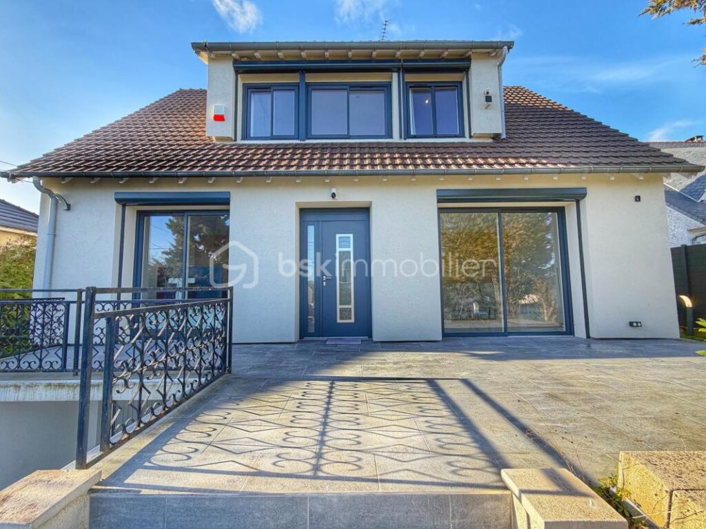 NOUVELLE PEPITE POUR POSER SES VALISES ! – 7 pièces – 4 chambres – 114 m²