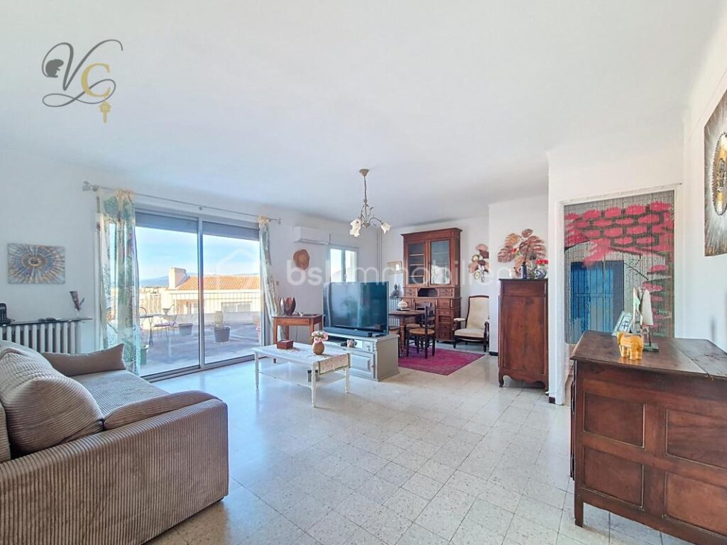 Appartement lumineux au dernier étage avec terrasse et parking sécurisé – 3 pièces – 2 chambres – 68 m²