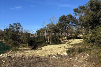 Coup de cœur assuré dans le Massif d’Uchaux ! – NR pièces – NR chambres – 595 m²
