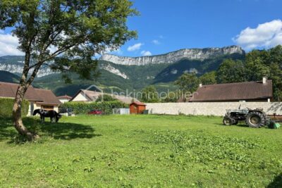 Superbe terrain viabilisé de 1145 m² avec vue sur le Vercors – NR pièces – NR chambres – 1145 m²