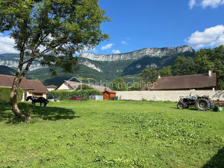 Superbe terrain viabilisé de 1145 m² avec vue sur le Vercors – NR pièces – NR chambres – 1145 m²