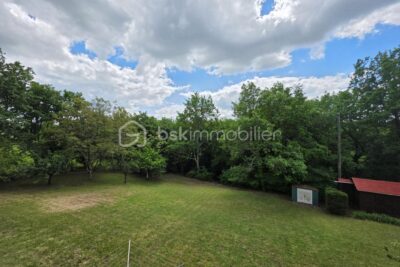 MAISON STE COLOMBE EN BRUILHOIS- GARAGE- JARDIN 3850 m² – 5 pièces – 4 chambres – 140 m²