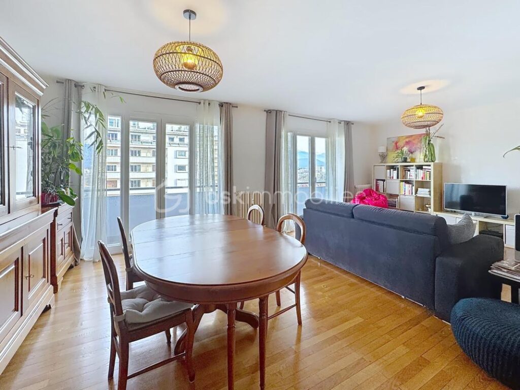 Appartement de 110m2 avec balcon + cave – 5 pièces – 3 chambres – 110 m²