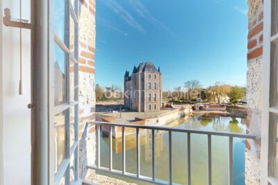 Appartement d’exception dans une tour du XVIIe siècle – Bellegarde – 4 pièces – 2 chambres – 98 m²