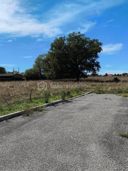 Terrain à vendre à Trie sur baise