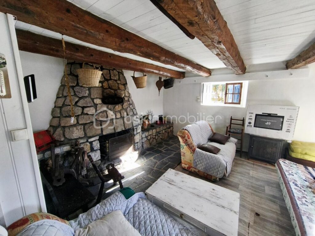 🪺 Grange Foraine Suspendue – 60 m² – Pied-à-Terre Haut de Gamme 900m d’altitude dans les Pyrénées 🪺 – 3 pièces – 2 chambres – 60 m²