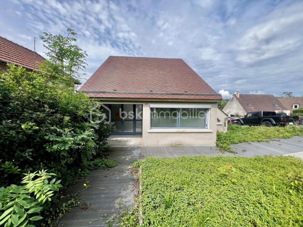 Découvrez l’élégance et la sérénité en plein cœur de Coulommiers pour habitation ou professionnels de santé !!! – 6 pièces – 4 chambres – 203 m²