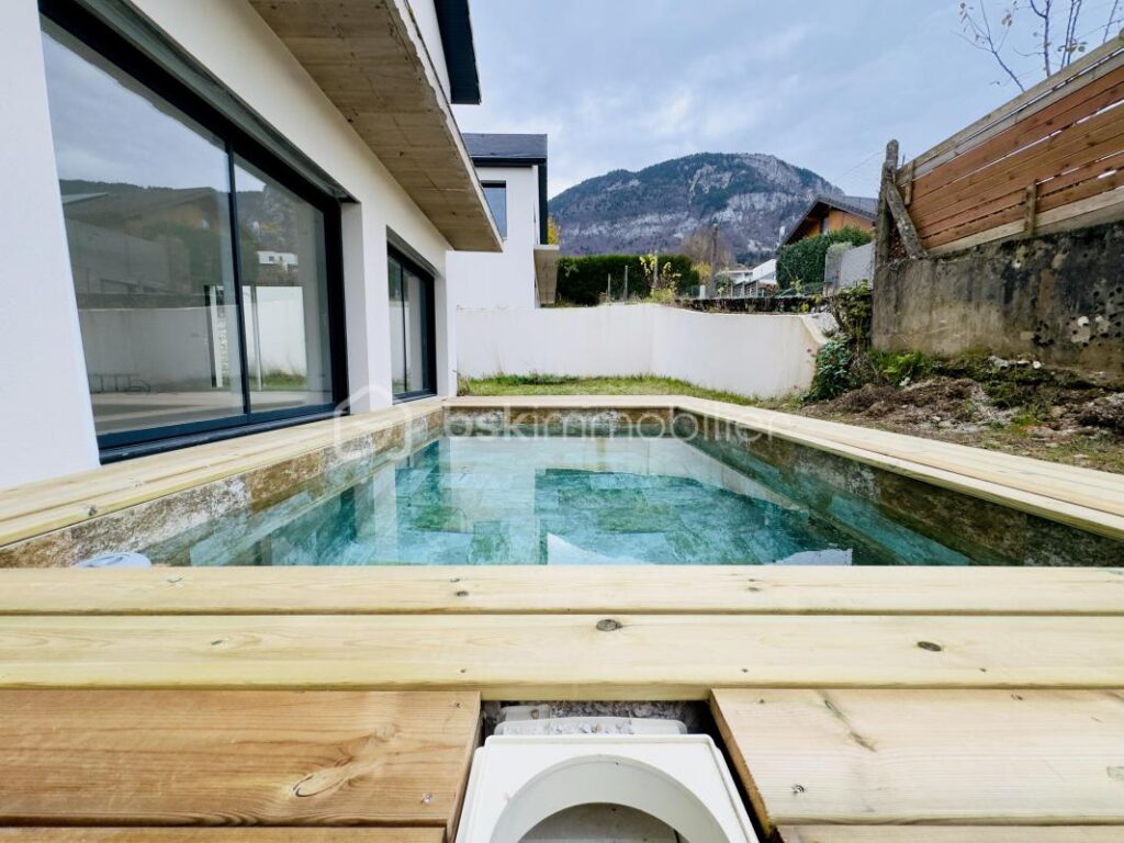 Maison T4 de 2025 RE 2020 – 4 pièces – 3 chambres – 123 m²