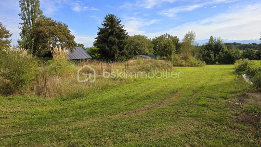SENDETS Terrain plat 2100 m² vue Pyrénées – NR pièces – NR chambres – 2100 m²