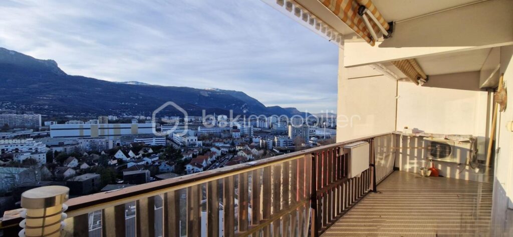 T4/ T3 – 17ème Etage – Vue Montagnes et Grenoble – Matériaux Nobles – 4 pièces – 2 chambres – 104 m²