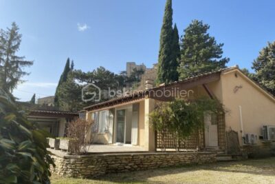 Maison de plain-pied – piscine – Vue dégagée sur le Luberon – Calme – 6 pièces – 5 chambres – 106 m²