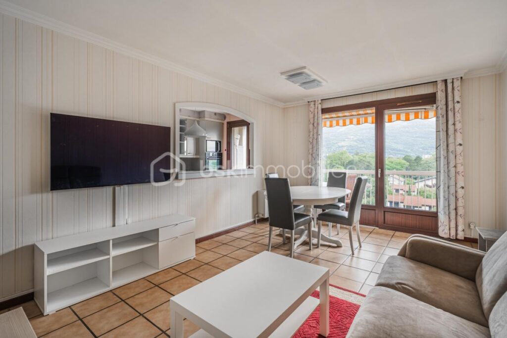 T4 89 m2 spacieux avec balcon – Copro sécurisée Grenoble – 4 pièces – 3 chambres – 90 m²