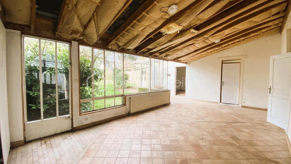 Maison 110m², 2 chambres , mezzanine, jardin 500m², dépendances – 5 pièces – 2 chambres – 112 m²