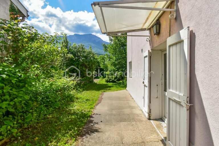 Maison familiale de 167m2 proche commodités – 7 pièces – 5 chambres – 167 m²