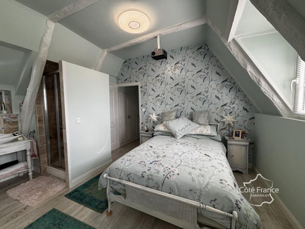 Magnifique propriété avec maison d’habitation, gîtes et pisc – 11 pièces – 7 chambres – 265 m²