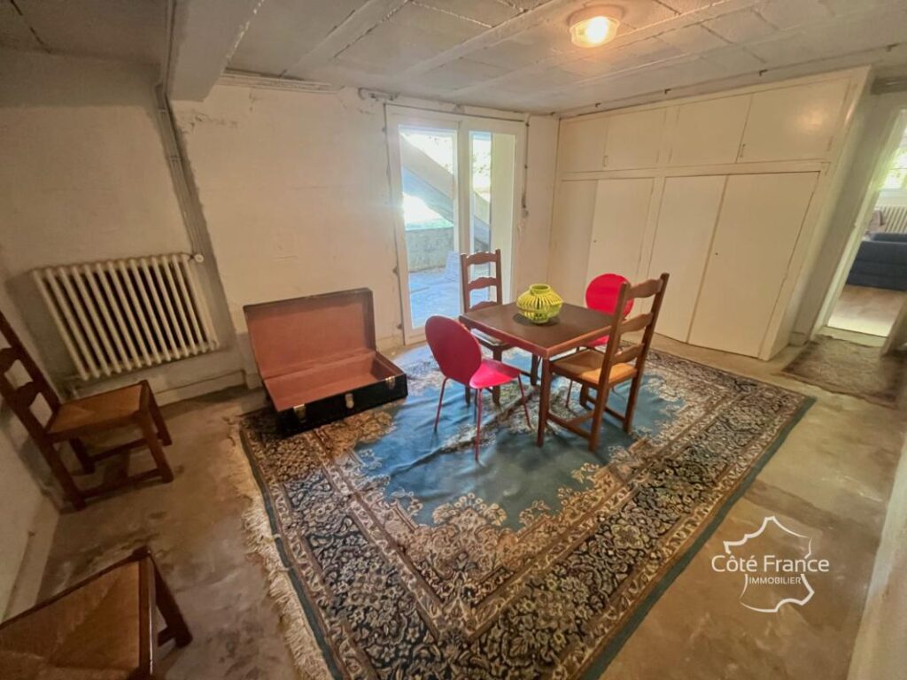 Élégante propriété familiale avec dépendance, terrain, pisci – 8 pièces – 5 chambres – 236 m²