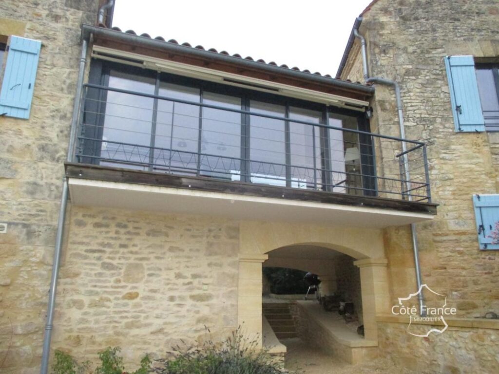 DORDOGNE-SARLAT LA CANEDA: ENSEMBLE IMMOBILIER DE GITES – NR pièces – 15 chambres – 720 m²