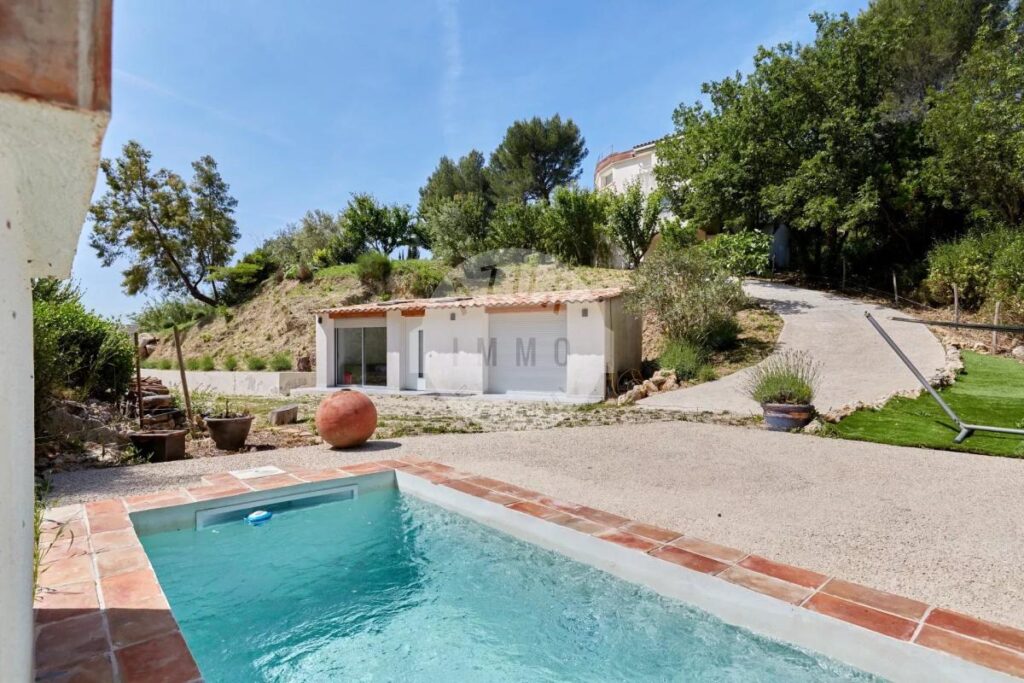 Villa d’exception Domaine privé Lascours – 6 pièces – 4 chambres – 350 m²