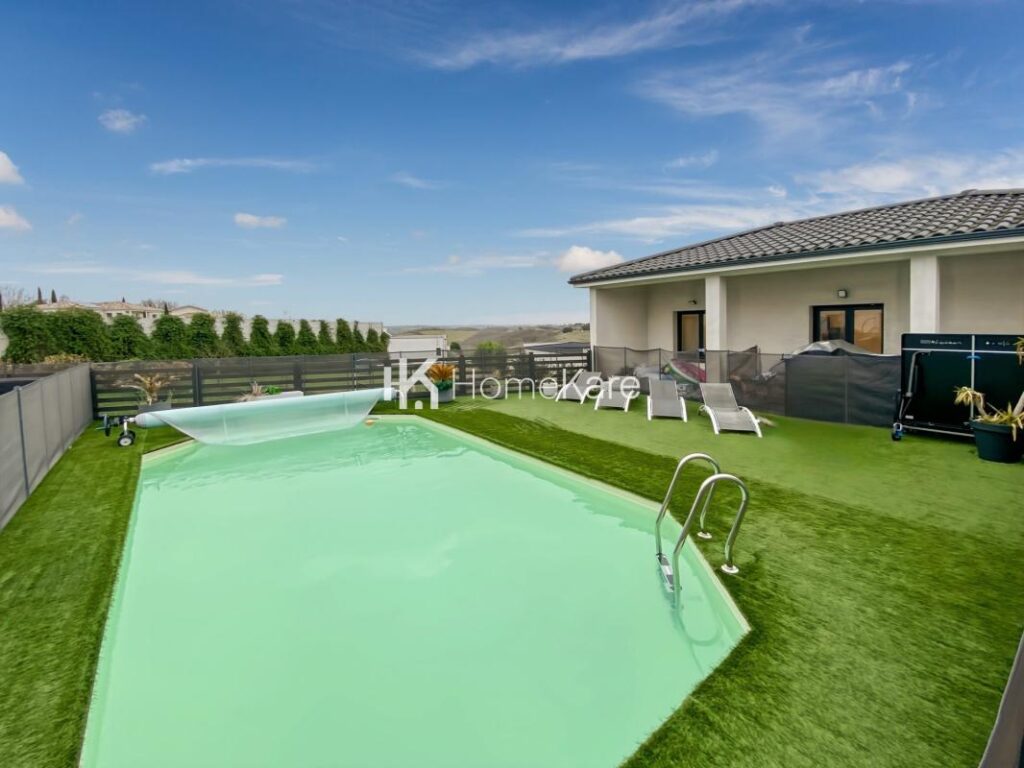 VILLA AVEC VUE, PISCINE, DEPENDANCE ET GRAND GARAGE – 8 pièces – 6 chambres – 275 m²