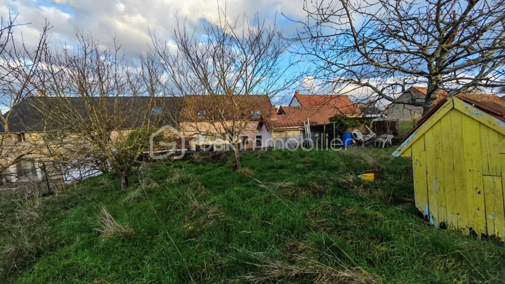 Charmante maison mitoyenne authentique 104 m² habitable environ – 4 pièces – 2 chambres – 112 m²
