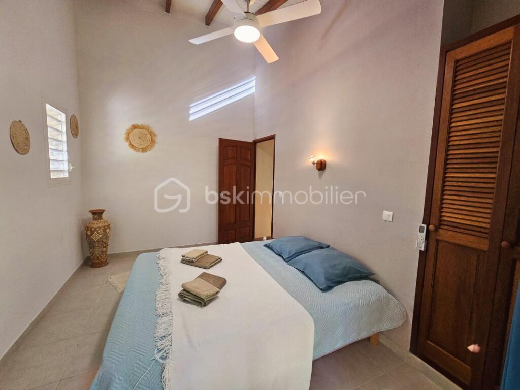 MAISON ET BUNGALOW T2 PROCHE MER – 6 pièces – 4 chambres – 189 m²