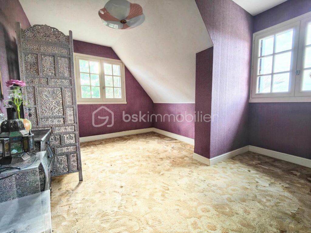 Belle maison familiale 5 ch dans un écrin boisé avec vue dégagée – 7 pièces – 5 chambres – 199 m²