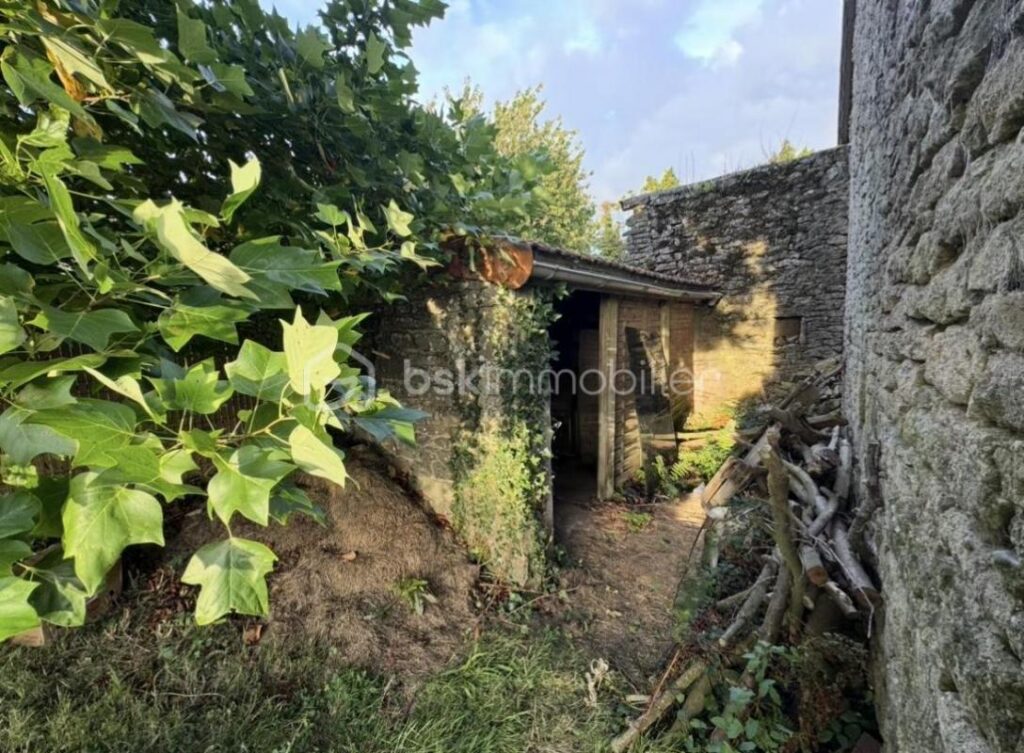 Belle maison en pierres 3 chambres + Jardin / Parking / Portail motorisé – 4 pièces – 3 chambres – 120 m²