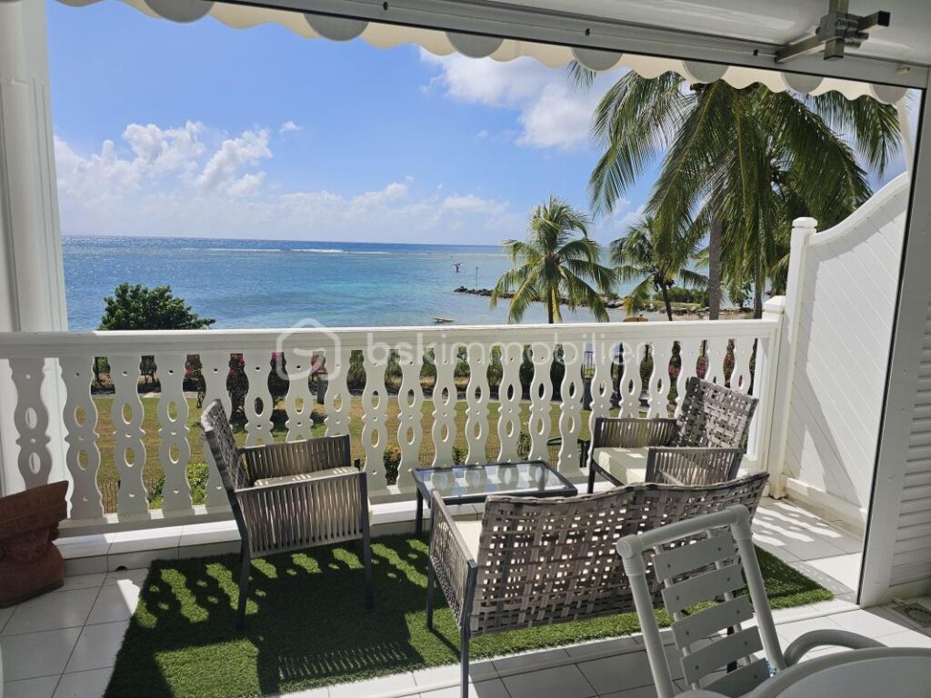 APPARTEMENT T2- LE SAVANNAH- BORD DE MER- VUE LAGON – 2 pièces – 1 chambre – 61 m²