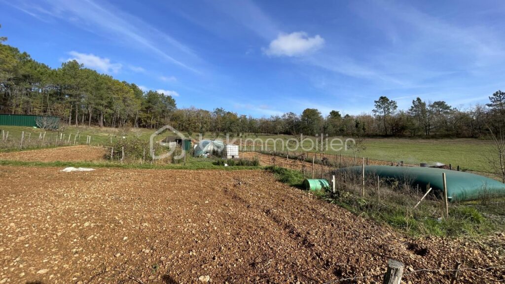 Propriété sans voisin proche, au calme absolu – 6 pièces – 4 chambres – 151 m²