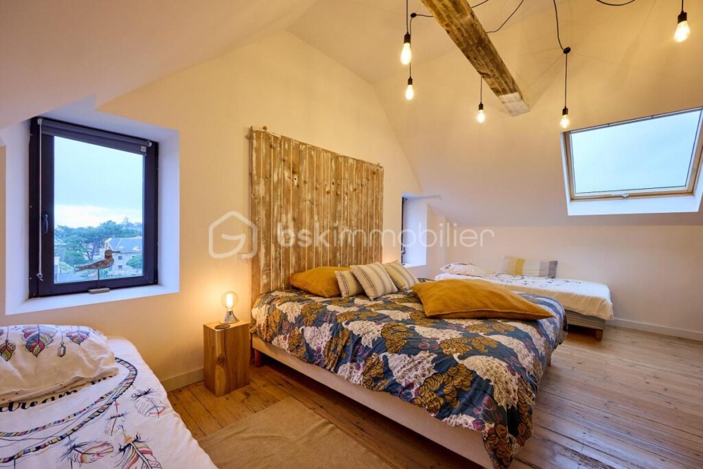 Demeure de caractère en plein cœur de ville et à deux pas des plages – 8 pièces – 6 chambres – 259 m²