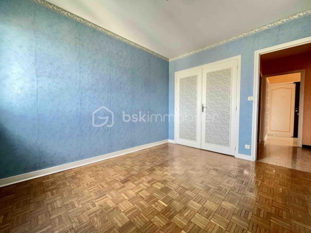 BAISSE DE PRIX ! Vivaraize/Fauriel Appartement 4 pièces de 76,92 m², balcons, grand garage et cave – 4 pièces – 2 chambres – 76 m²